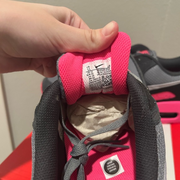 Nike Air Max 90 Black and Pink Sneakers - Picture 3 of 4